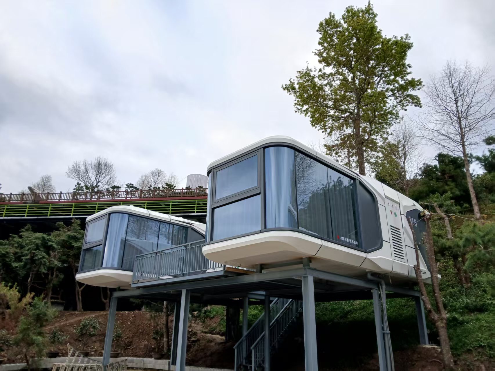 太空舱与集装箱房屋对比，文旅项目选型分析